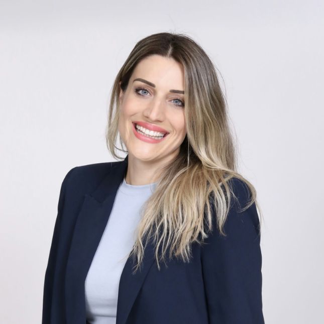 Anna Sarris Bonache headshot
