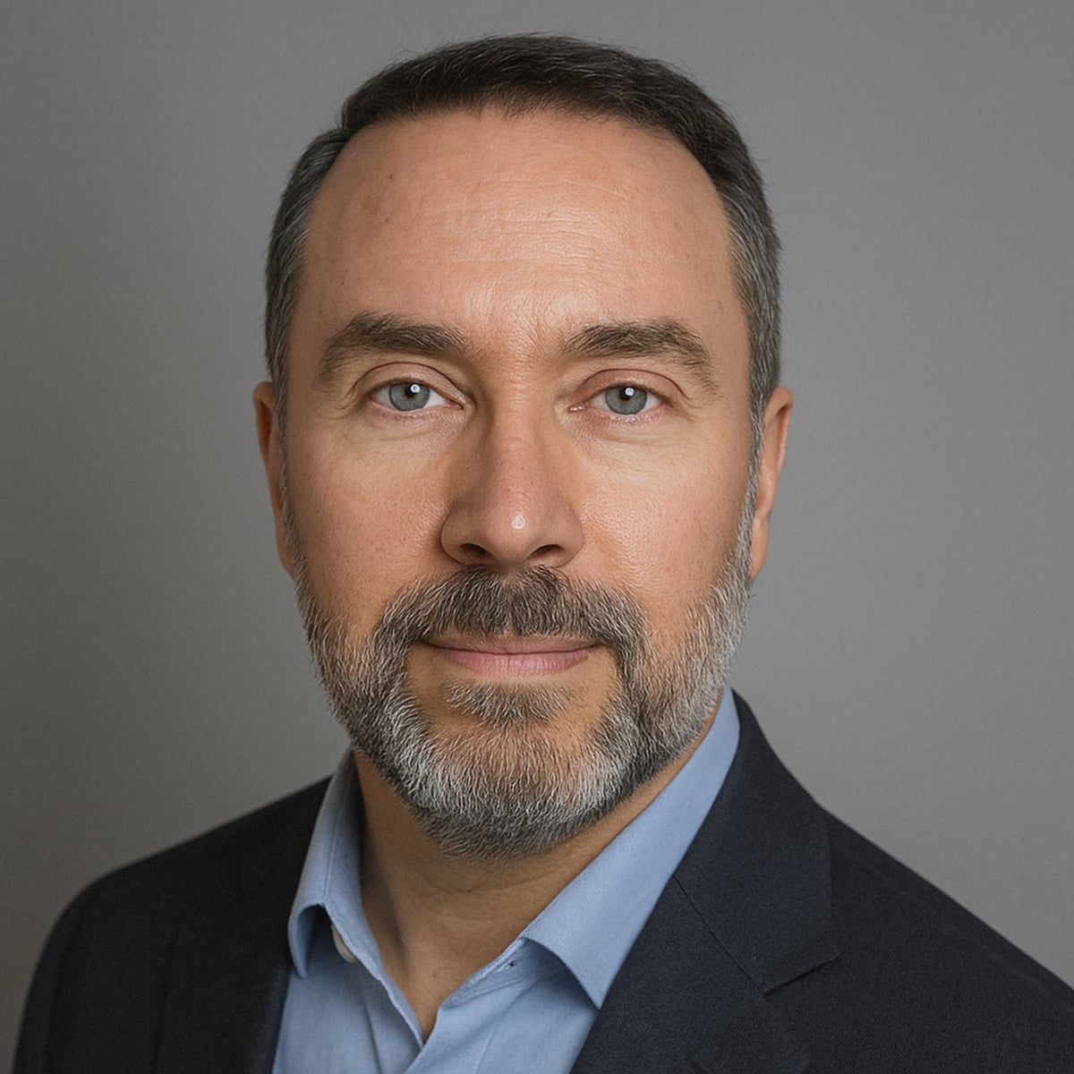 Noel Torres headshot